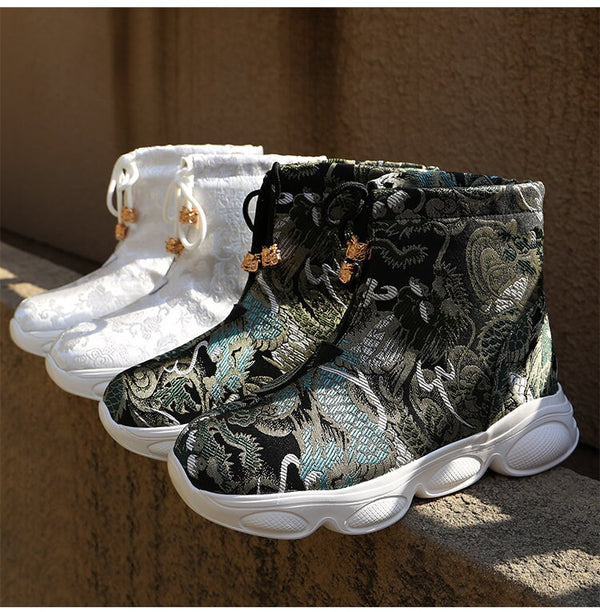 Embroidered Retro Japanese Shoes - 38 EU