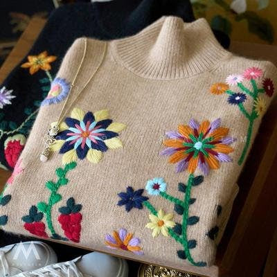 Turtleneck Embroidered Flower Grande Japanese Sweatshirt - Large