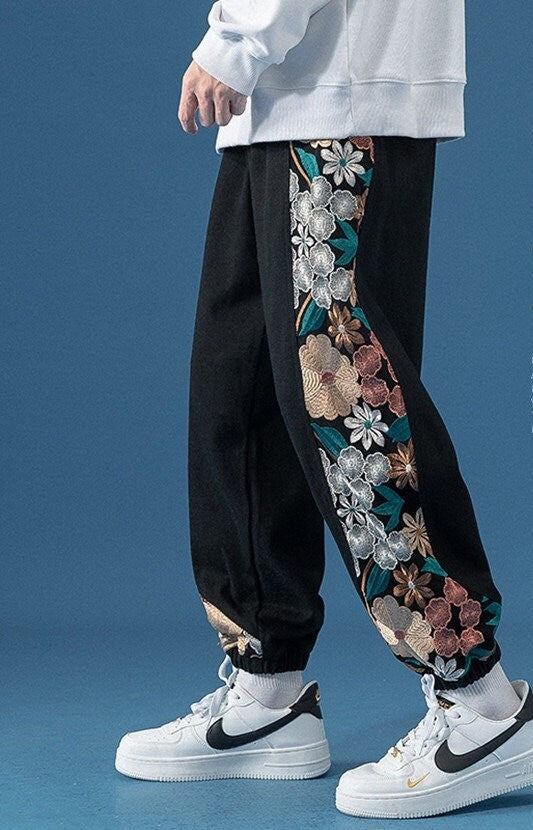 Side Floral Embroidered Streetwear Pants - Medium