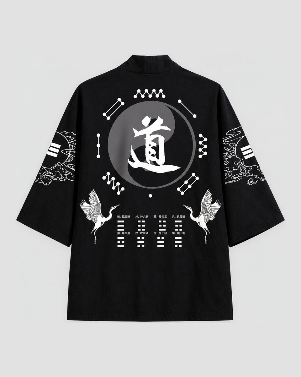 Back of the black haori with a gray circle, the character 道, two white cranes and trigram columns