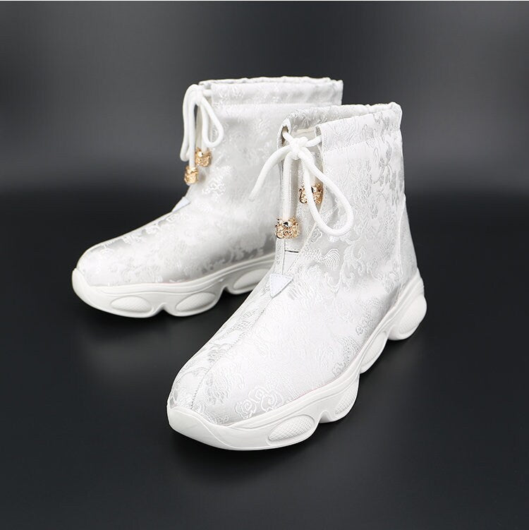 Embroidered Retro Japanese Shoes - 41 EU